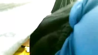 Milf em meias roxas tem esperma video prono 2019 na vagina dela.