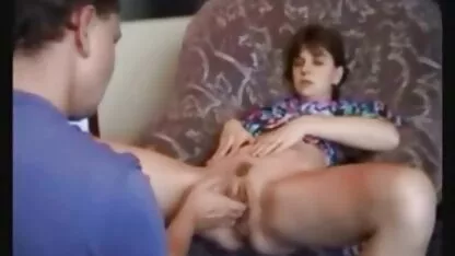 O modelo da Webcam a Meter os dedos no chat erótico russo eli tetona