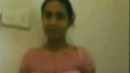 Manchas xvídeos novinha perdendo a virgindade vermelhas com sardas são fodidas por um homem.