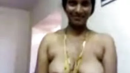 Geme alto video amadoras da conversa sexual ao vivo do orgasmo