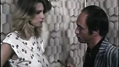 Pais de vídeo ponor barriga grande a fornicar jovens prodígios numa bela vila.