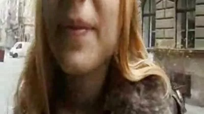 O tipo convence a rapariga a ter sexo vídeos incestos primeiro na vida dele.