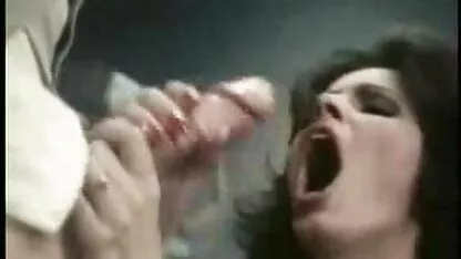 Professor a comer um aluno na vagina. vídeo pornografia