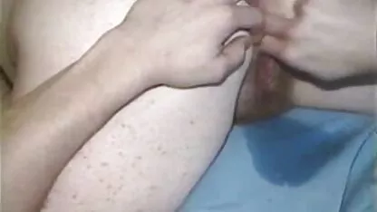 O homem que xvídeos brasileiro caseiro fode as irmãs e a mãe.