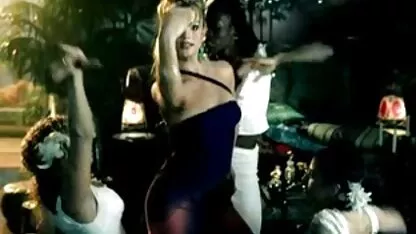 Uma enfermeira videos de sexo suruba trata um grande rabo.