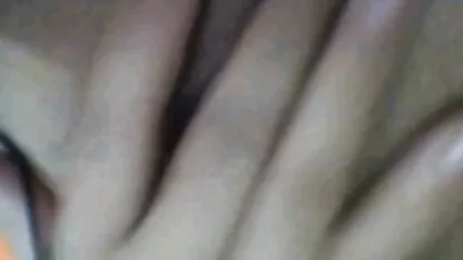 As gengivas aos pés de uma orno gratis mulher alemã.