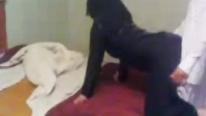 Mulattoes encantadoras dão vídeo pornô as panteras a um homem pussy lambendo e anal fuck