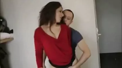 A atracção comercial seduz porno adulterio Tyler Nixon.