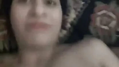 A tia adorava no videoszoofilia quarto.