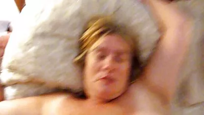 Os xvideos novinha caseiro homens entram na vagina de um bebé virgem.