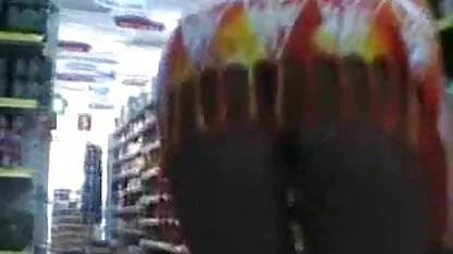 O pornozofilia careca mais velho e gordo a chupar molodochka na rua