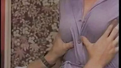 Miúda Busty em lingerie Erótica videos de homens batendo punheta Masturbação pestanas perfurantes vagina