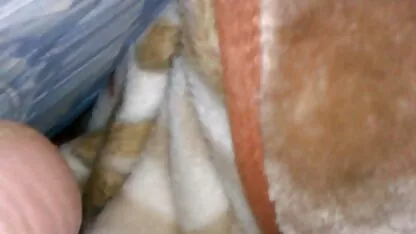 A rapariga que não é convencionalmente vídeo pornô de japonesa feita boxe fácil e divertido para o seu amigo