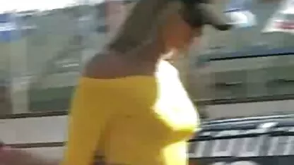 Uma amante a chupar vídeo pornô japonesa um membro de um escravo.