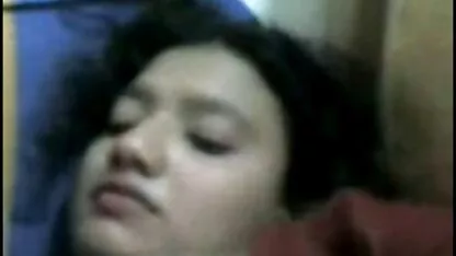Babe de 18 anos acaricia-se videos de sexo ao vivo com prazer