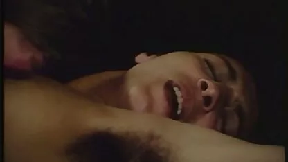 Um buraco fictício que porn orgasmo penetra querida com dedos