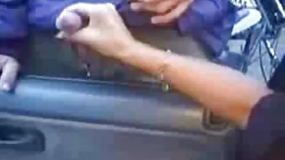 O padrasto a comer uma loira vido prono na vagina.