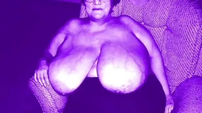 Duas jovens xnxx orgia fodem com um tipo