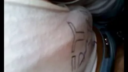 As donas de casa videos ponro Ruivas fazem um Broche caseiro para o bebé e montam-lhe a pila
