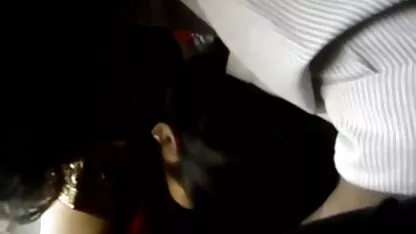 Uma mulher africana a saltar em cima da Pila. x videos de porno