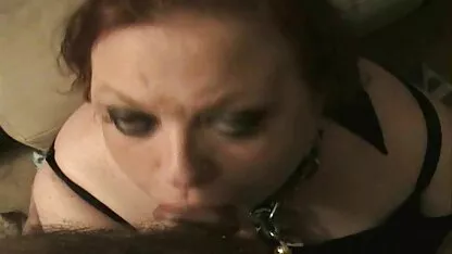 Senhoras com Busty a cair de um o vídeo pornô tipo bonito na cama.