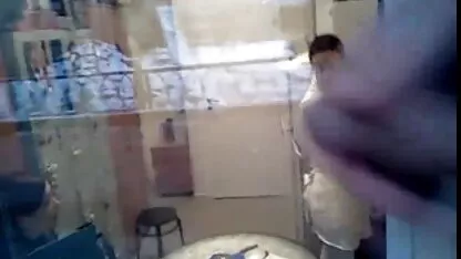 Uma rapariga a chupar o Caralho de um homem em conversa sexual conversa privada chaturbate com vidio ponou