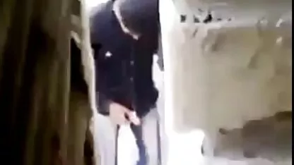 Uma rapariga russa muito magra, com óleo, acidentalmente fodida por porno gratis de um massagista astuto.