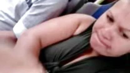 A amante loira cria durante o sexo com um pornolatina homem que amarrou