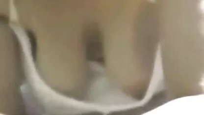 A câmara escondida filmou porno gratis hentai sexo com um japonês lindo e magro.