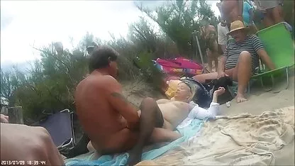 O velho raptou uma jovem virgem e videopornocaseiro magra.