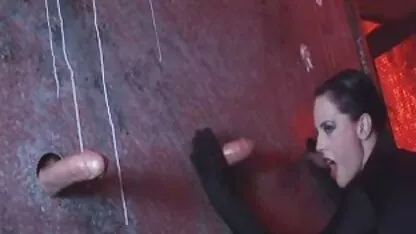 Uma miúda a meter-se pornotubr com o vizinho.