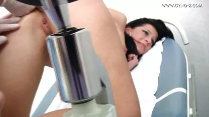 Slim Girl sexo Ano Novo com os tipos que obedecem videos erótico
